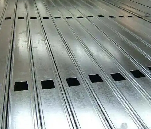 Galvanizing process of light steel keel